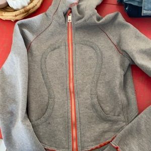 Lululemon sweater size 8